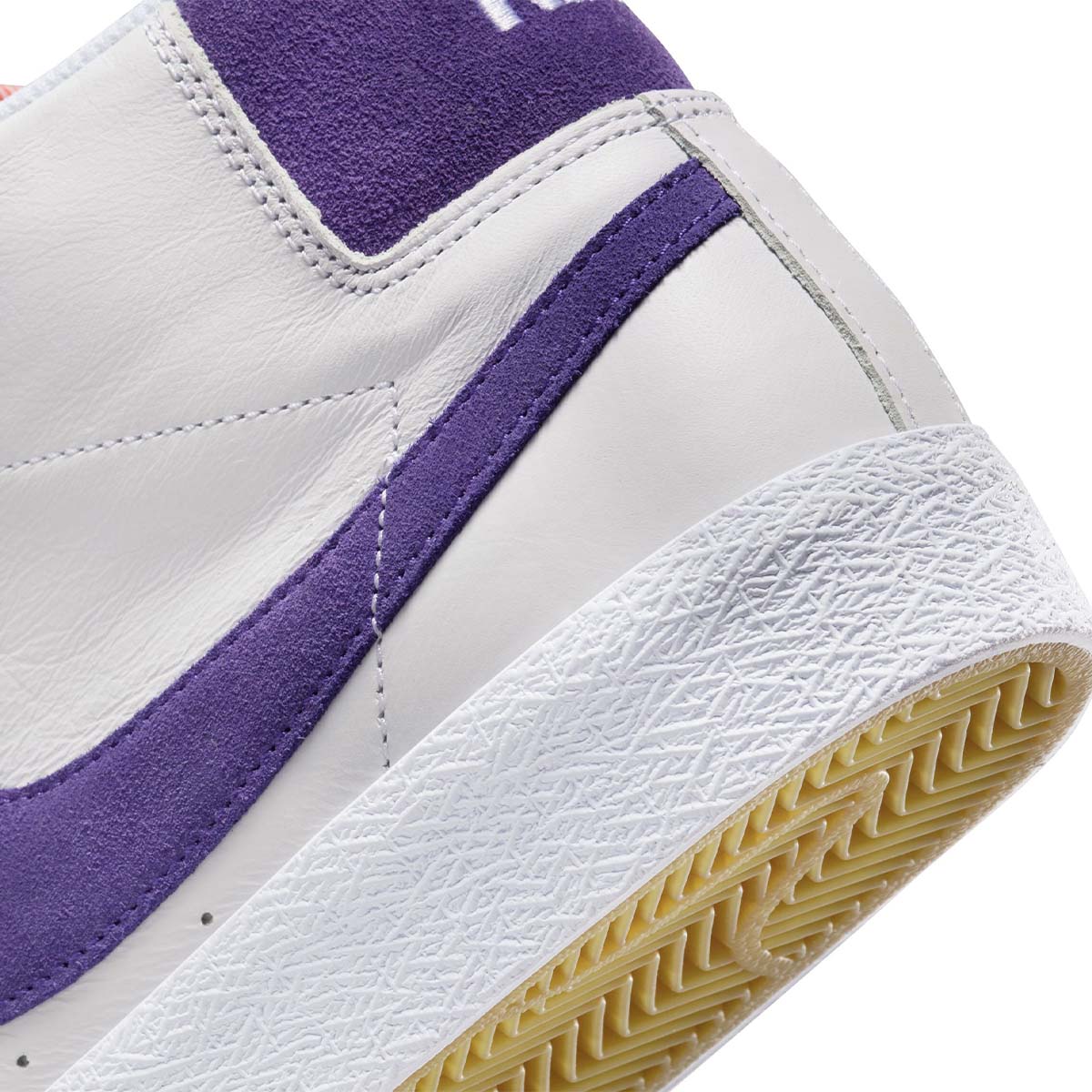 Nike SB - Blazer Mid ISO Shoes White/Court Purple-White-Gum Light Brown