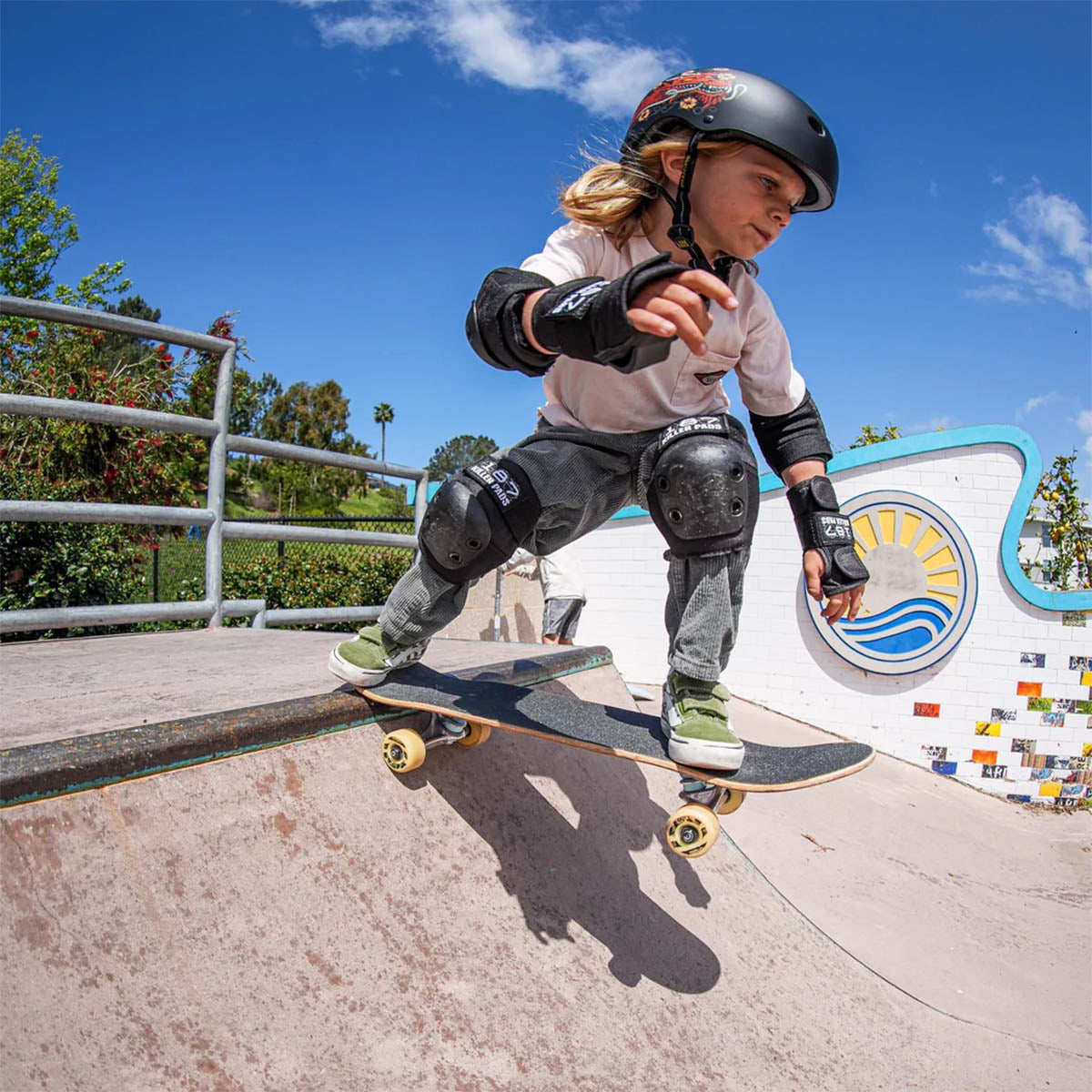 187 Pre-K Six Pack Pad Set Black Action Shot