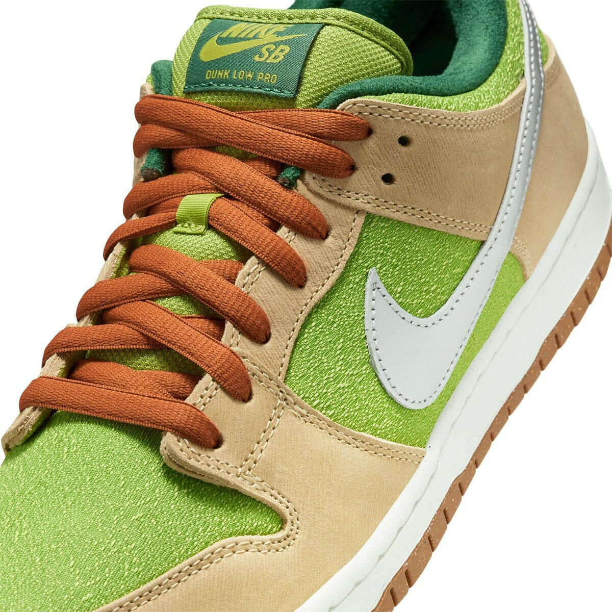 Nike SB - Dunk Low Pro Shoes Escargot.