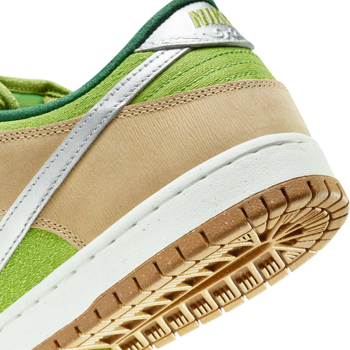 Nike SB - Dunk Low Pro Shoes Escargot.
