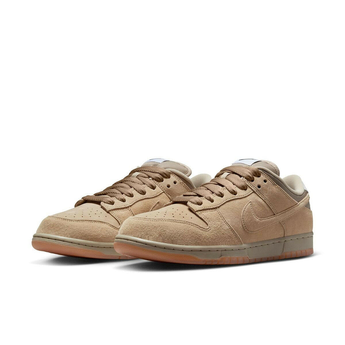 Nike SB - Dunk Low Pro Shoes Parachute/Beige.