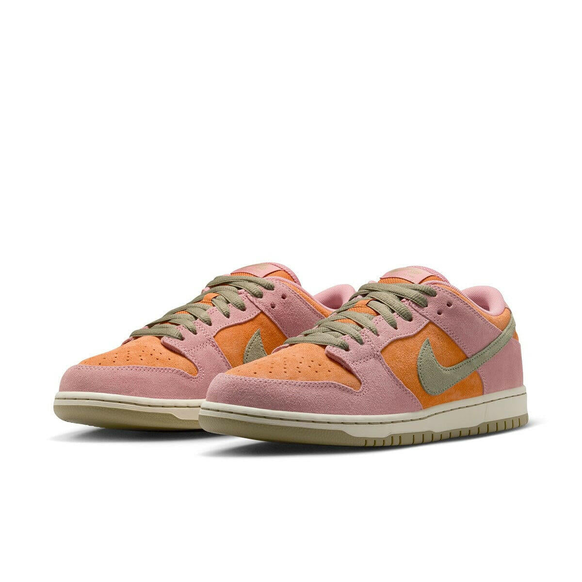 Nike SB - Dunk Low Pro Shoes Red Stardust.