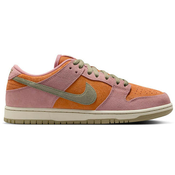 Nike SB - Dunk Low Pro Shoes Red Stardust.