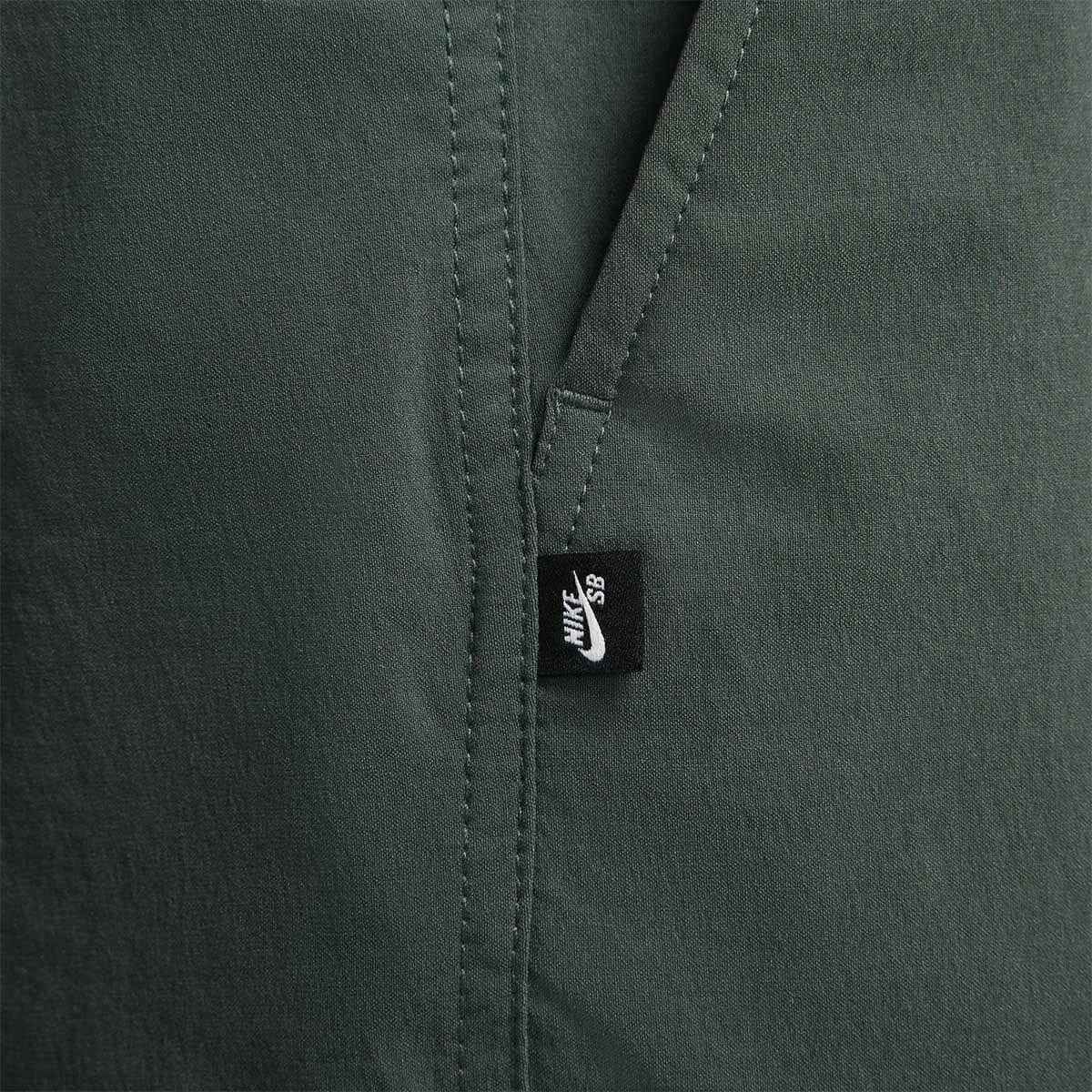 Nike SB - Dry Fit Kearny Cargo Pants Vintage Green.