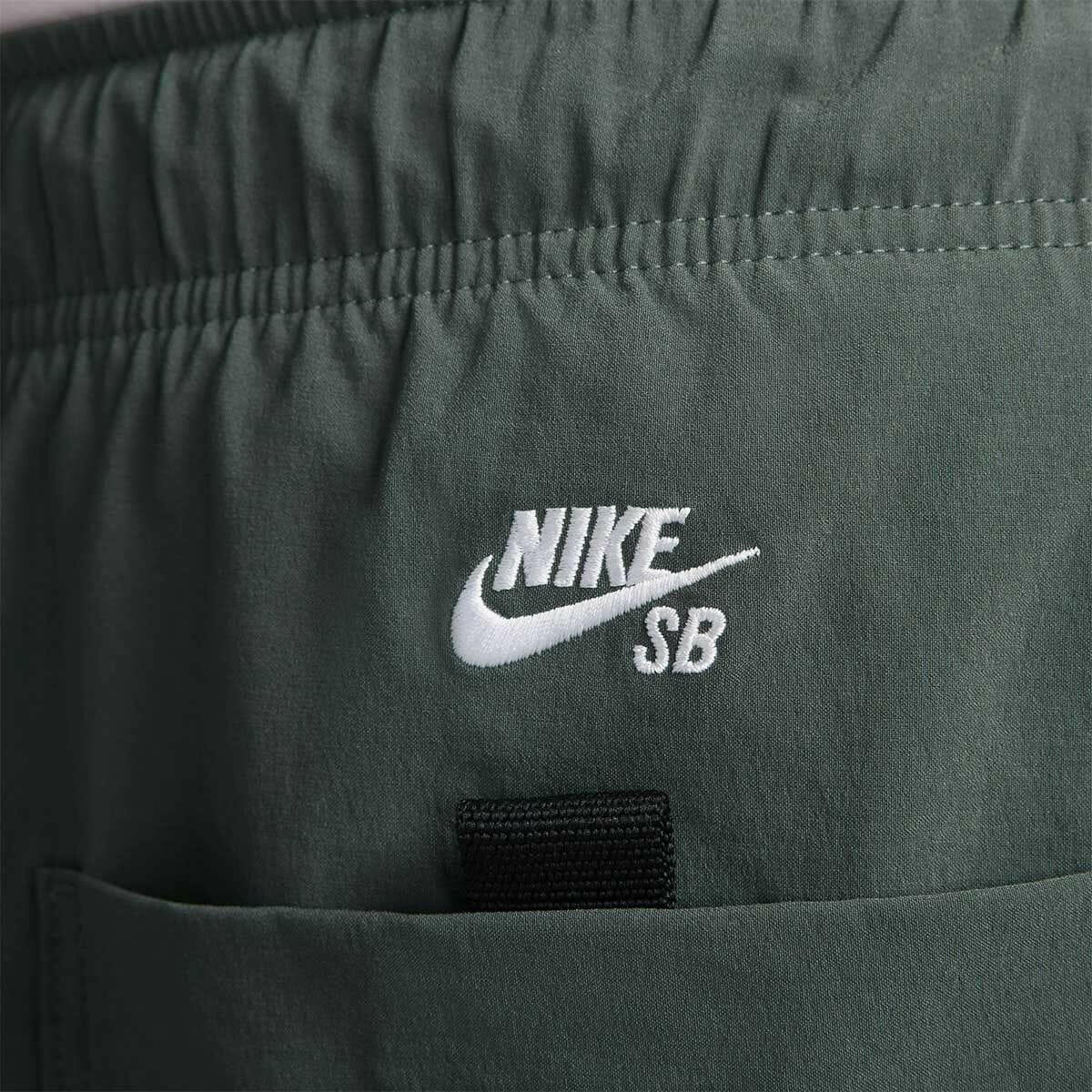 Nike SB - Dry Fit Kearny Cargo Pants Vintage Green.