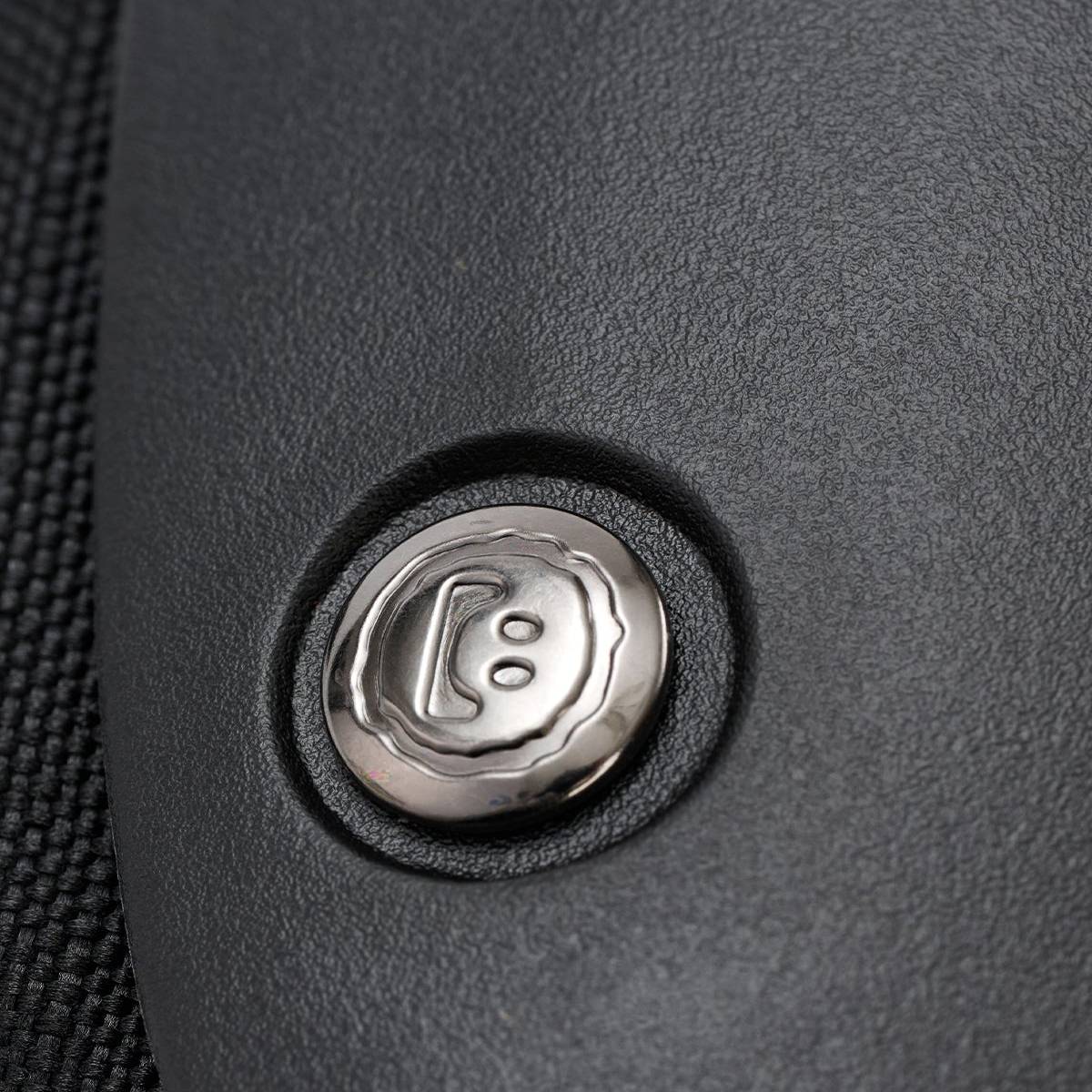 Yepa Shell Youth 3-Pack Pad Set Black – rivet detail
